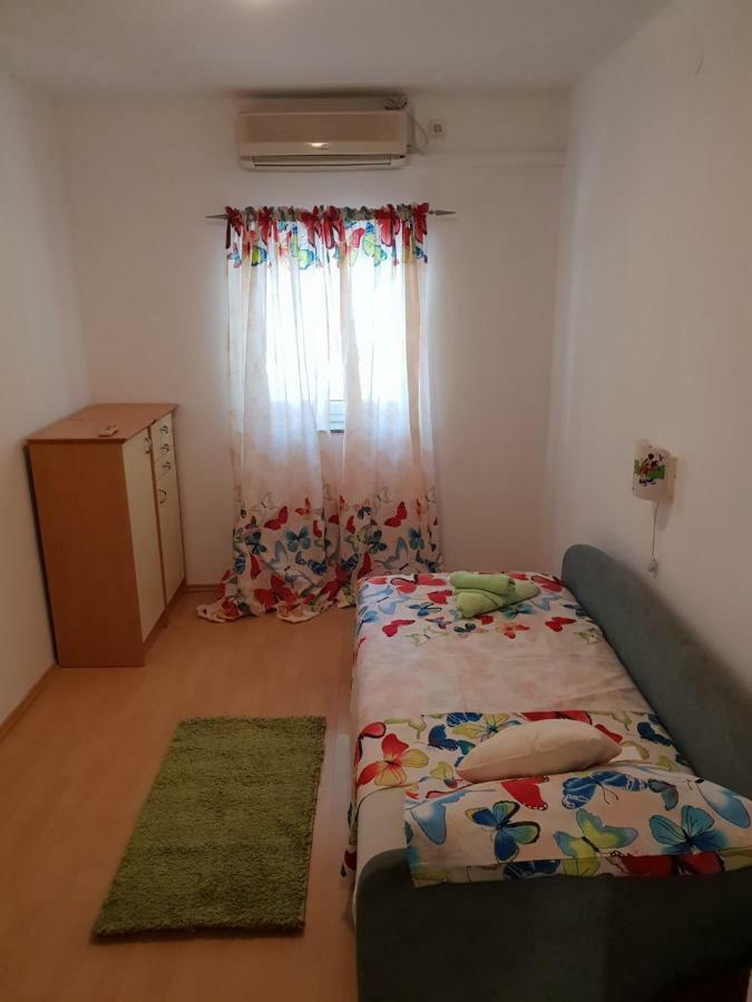 Apartman Dora Smrika Exterior photo